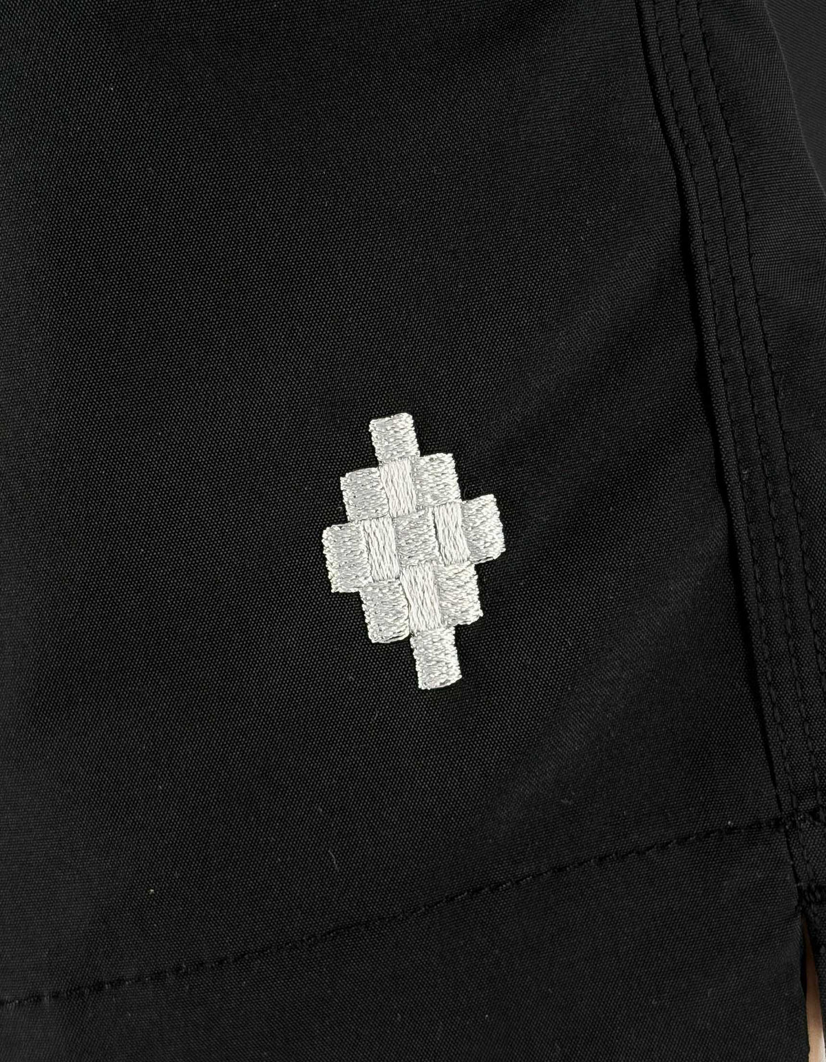 Marcelo Burlon - County Of Milan Bermuda In Felpa Logo Snake Nero – dettaglio prodotto 6 – Master SKU MBU_S6CMMABE054_110