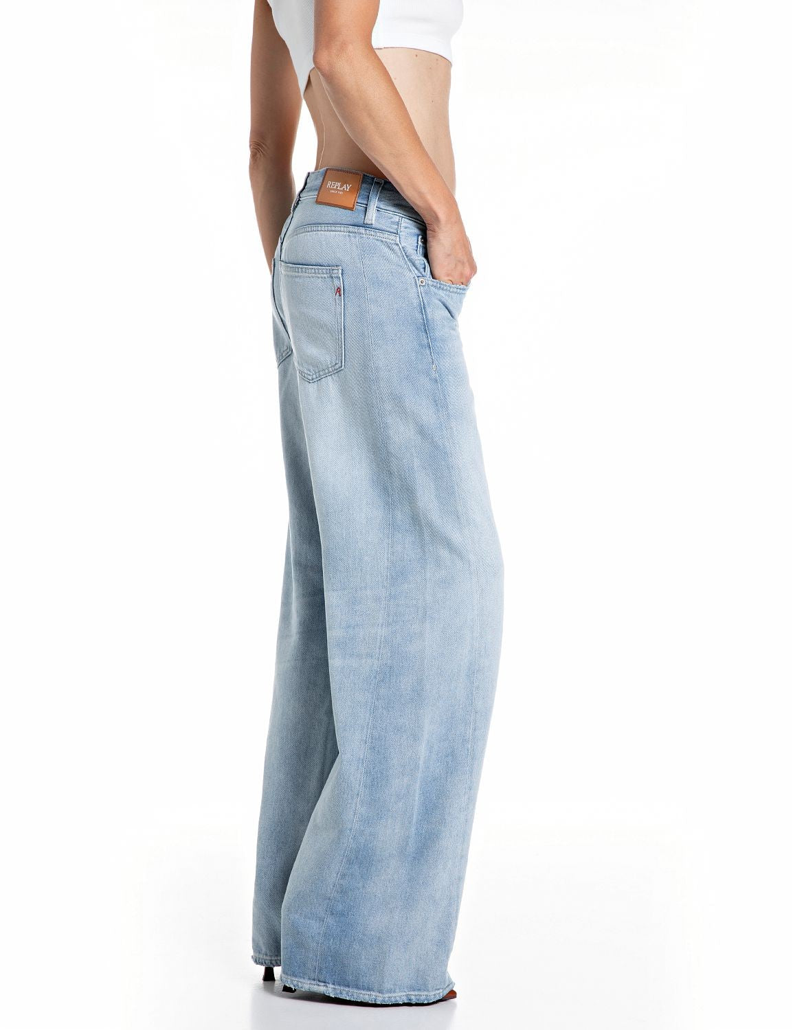 Replay Jeans Narja Super Light Blue – dettaglio prodotto 3 – Master SKU RPY_WB520_000940_179_011