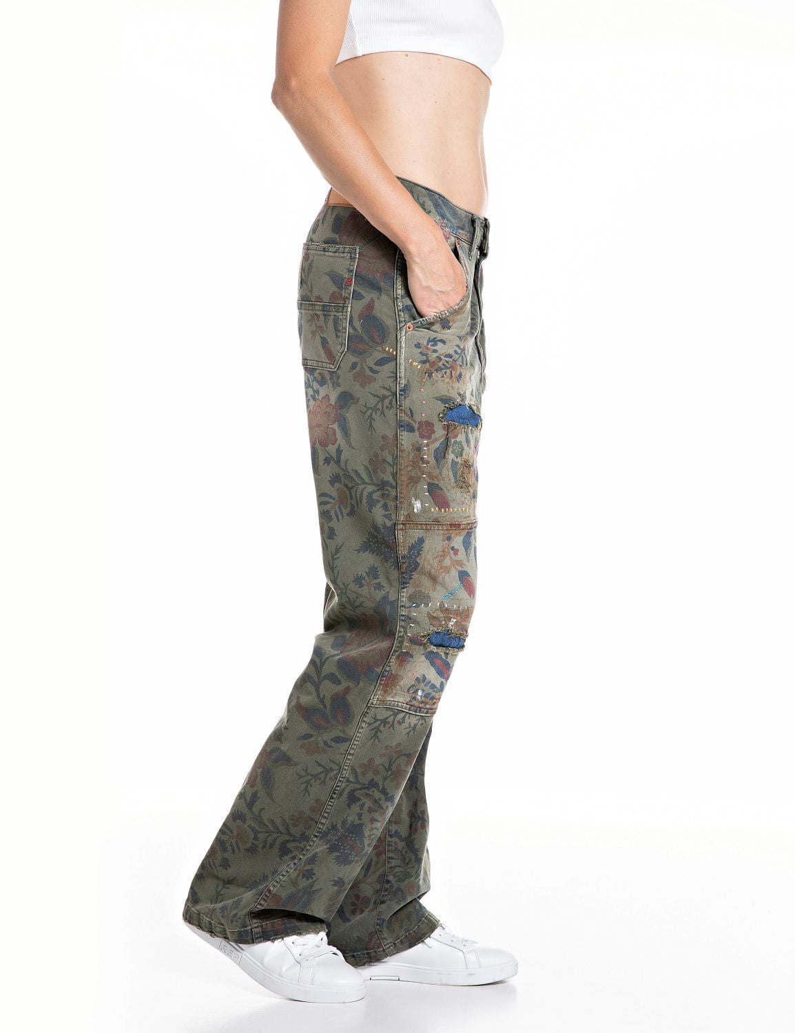 Replay Pantalone Donna Baggy Fit Stampa Camo Floreale Used Rotture – dettaglio prodotto 2 – Master SKU RPY_W8249_000647_101_020