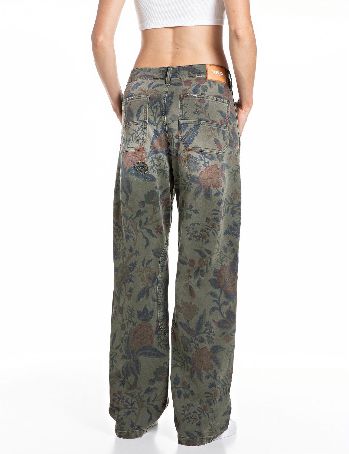Replay Pantalone Donna Baggy Fit Stampa Camo Floreale Used Rotture – dettaglio prodotto 3 – Master SKU RPY_W8249_000647_101_020