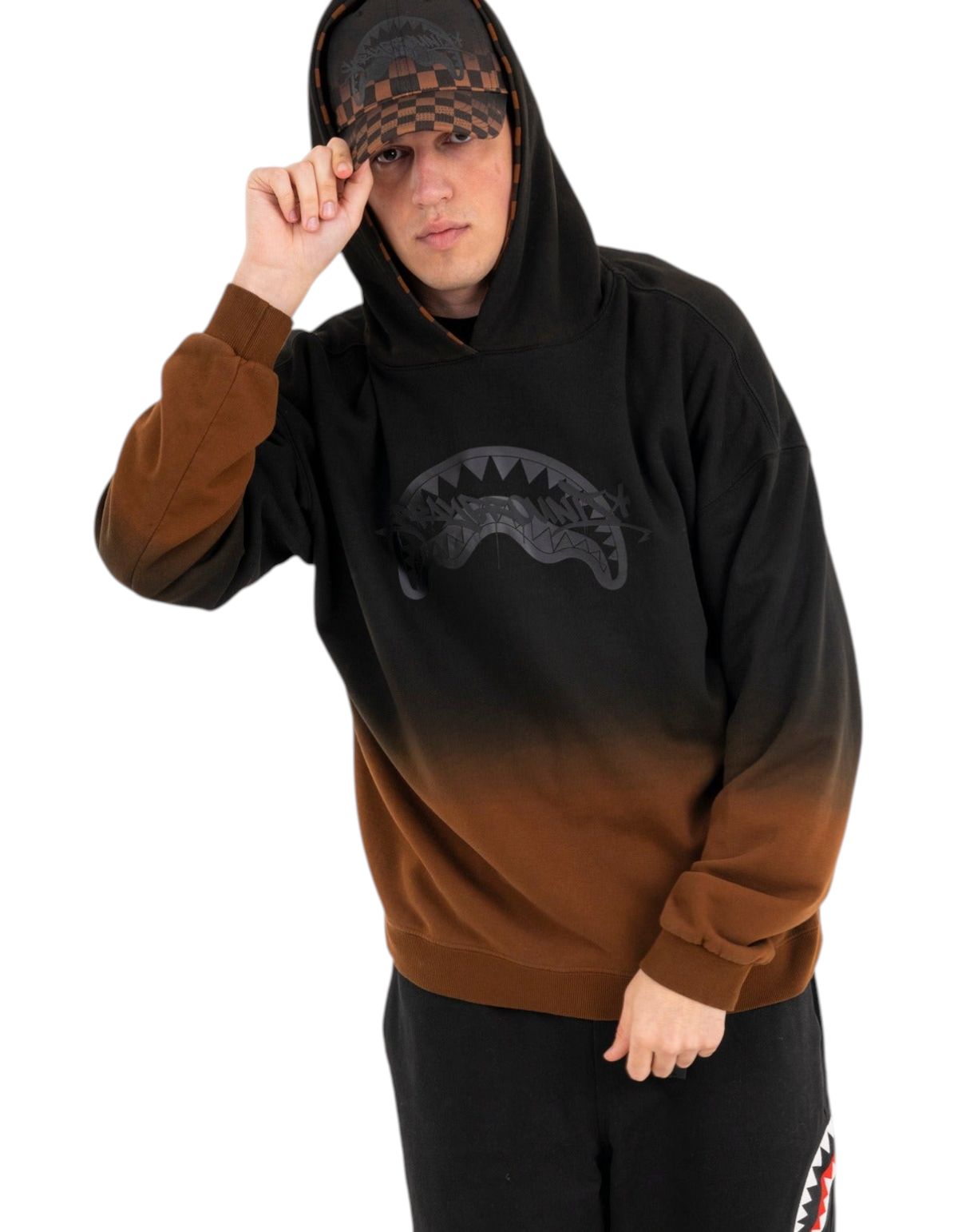 Sprayground Shaded Comfy Hoodie nero e marrone - indossata, figura intera vista frontale